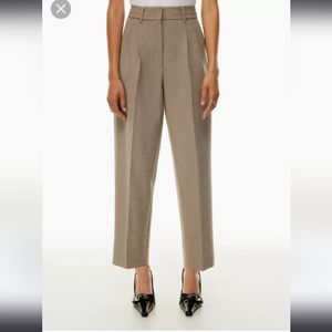 Wilfred Aritizia Carrot pants SAGE green color